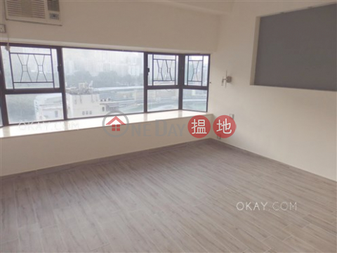 Efficient 3 bedroom with parking | For Sale | Ventris Place 雲地利台 _0