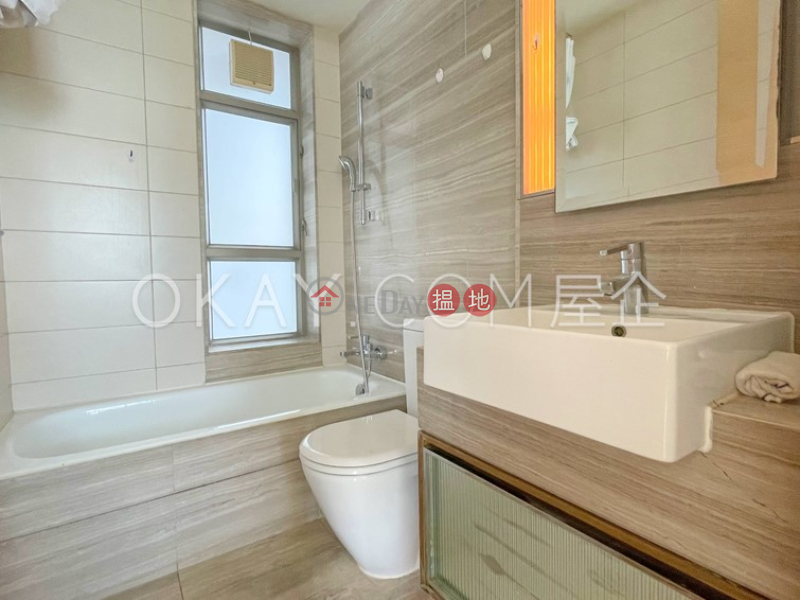 Lovely 3 bedroom on high floor with sea views & balcony | Rental | Island Crest Tower 2 縉城峰2座 Rental Listings