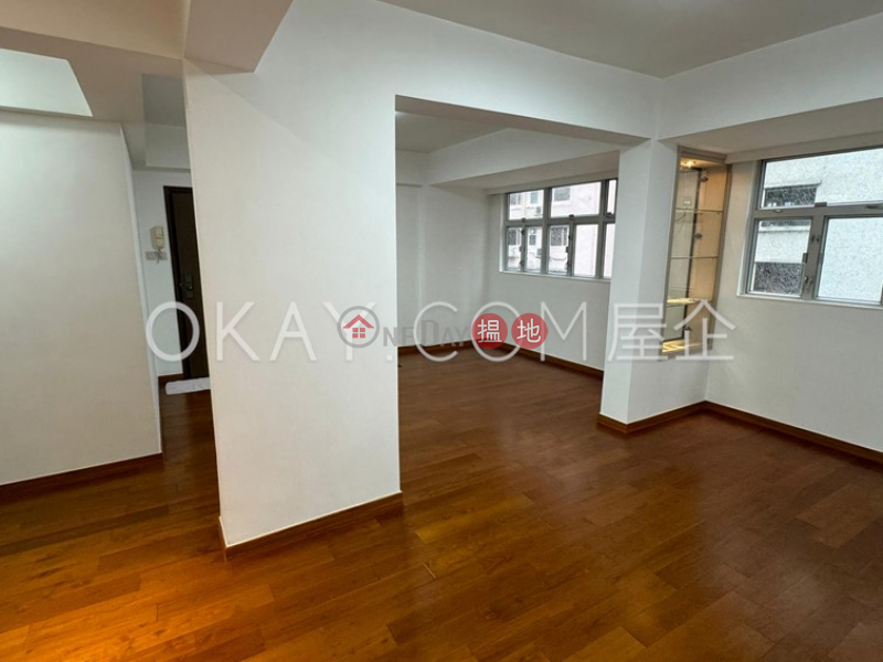 Elegant 3 bedroom on high floor | Rental, Ping On Mansion 平安大廈 Rental Listings | Western District (OKAY-R100793)