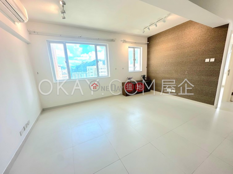 HK$ 9.59M | Tai Hang Terrace Wan Chai District | Lovely 2 bedroom with sea views & parking | For Sale