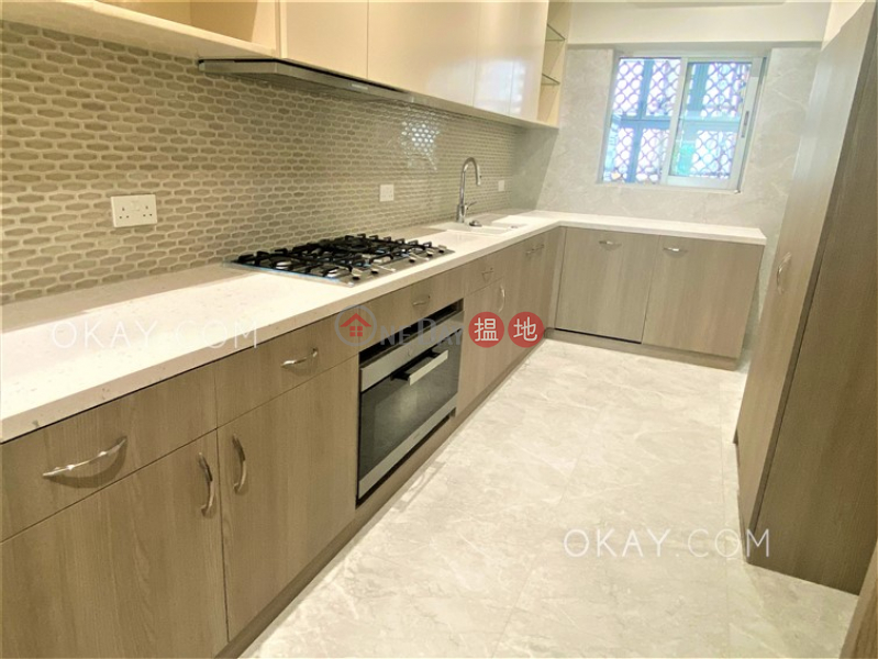 Gorgeous 4 bedroom with parking | Rental, Woodland Heights 怡園 Rental Listings | Wan Chai District (OKAY-R385122)