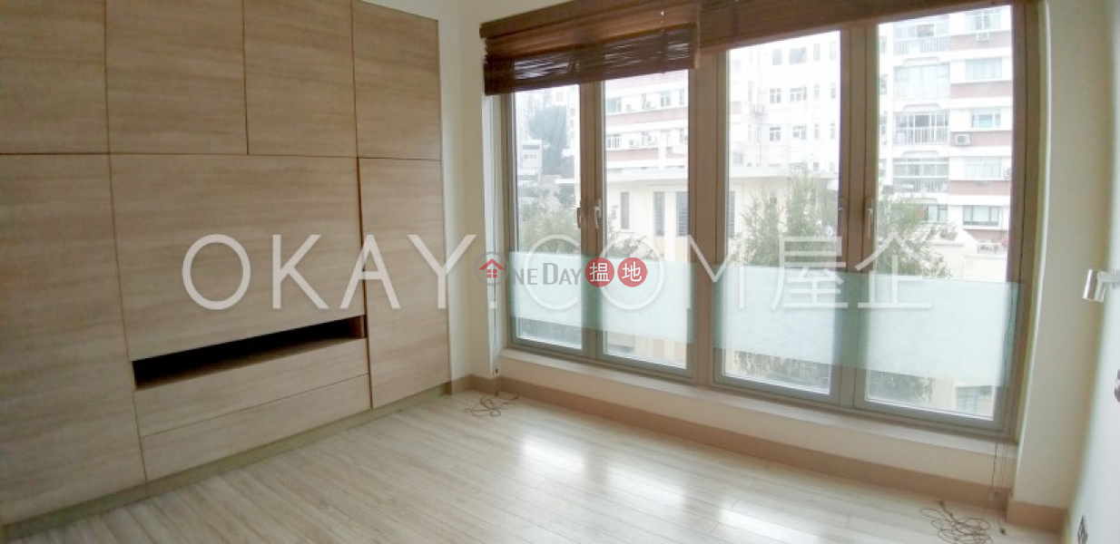 3房2廁藍塘別墅 - 冬青道出租單位|藍塘別墅 - 冬青道(Blue Pool Court - Holly Road)出租樓盤 (OKAY-R296806)