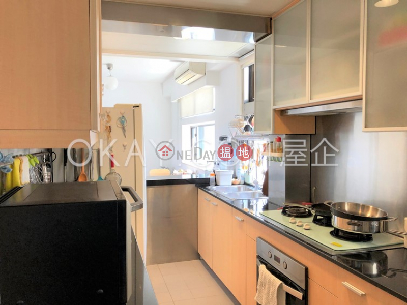 Nicely kept 2 bed on high floor with sea views | For Sale 62D Robinson Road | Western District Hong Kong | Sales, HK$ 20.8M