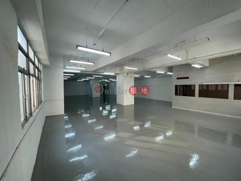 HK$ 34,000/ month, Ming Wah Industrial Building, Tsuen Wan Tsuen Wan Ming Wah Industrial Building: Suitable For Both Office And Warehouse, Clean Inside Toilet