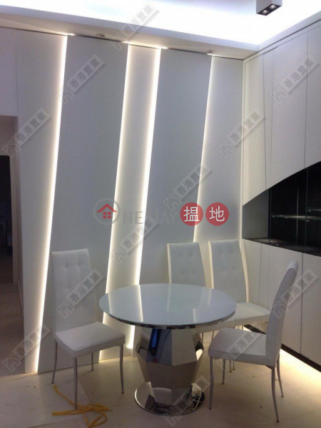 Three bedrooms, one apartment, multi-purpose in THE ARCH, 1 Austin Road West | Yau Tsim Mong Hong Kong | Sales, HK$ 29.5M
