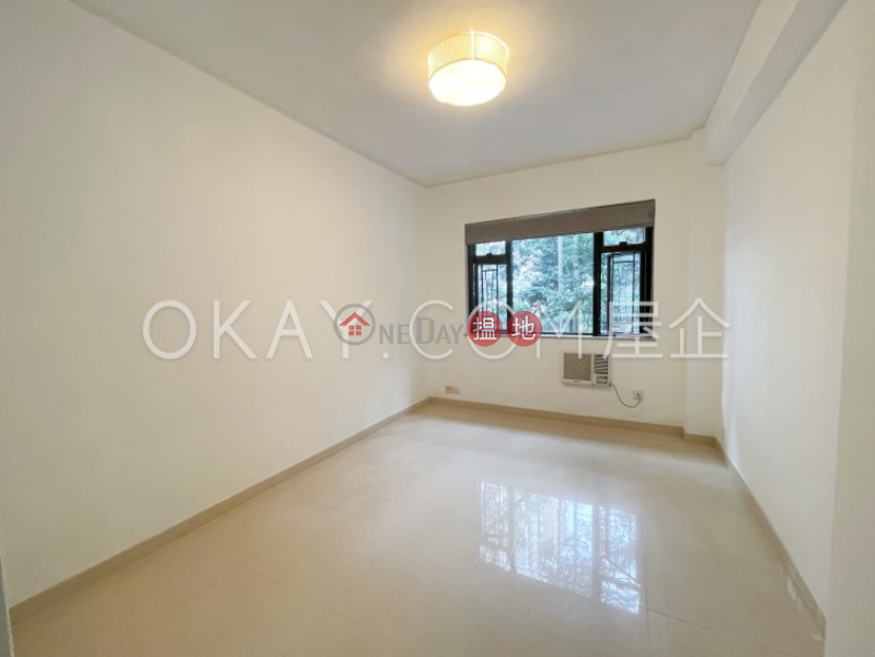 Nicely kept 3 bedroom in Mid-levels West | Rental | 10 Sam Chuk Street | Wong Tai Sin District, Hong Kong Rental, HK$ 35,000/ month