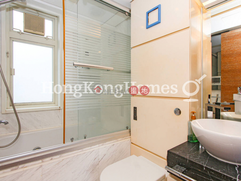 HK$ 40,000/ month | Centrestage | Central District 3 Bedroom Family Unit for Rent at Centrestage