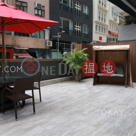 Generous with terrace in Central | Rental | Ying Pont Building 英邦大廈 _0