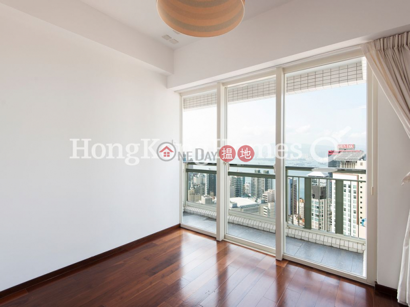 3 Bedroom Family Unit for Rent at Centrestage | Centrestage 聚賢居 Rental Listings