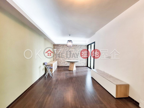 Efficient 3 bedroom with balcony & parking | Rental | Block C Dragon Court 金龍大廈 C座 _0