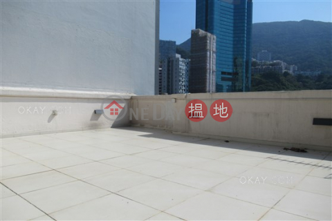 Popular 2 bed on high floor with racecourse views | Rental | Green View Mansion 翠景樓 _0