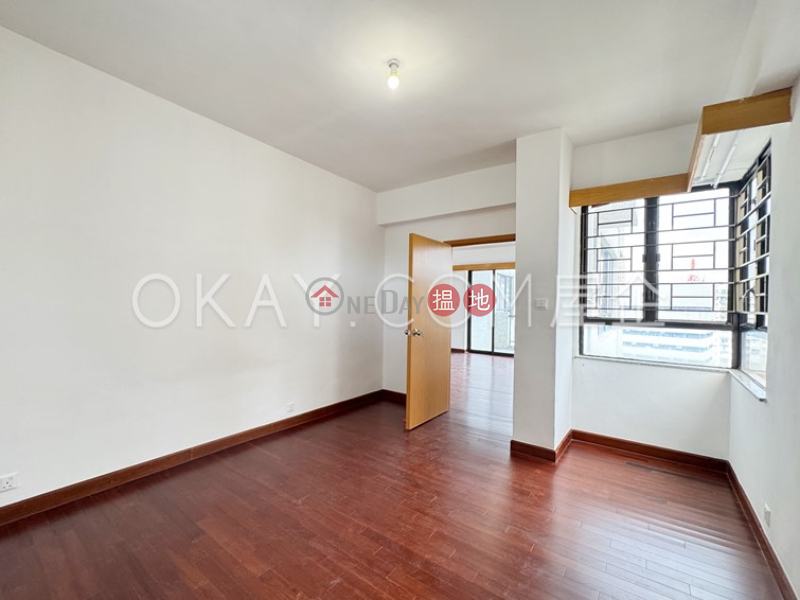 Tasteful 3 bedroom with balcony & parking | Rental | The Crescent Block A 仁禮花園 A座 Rental Listings