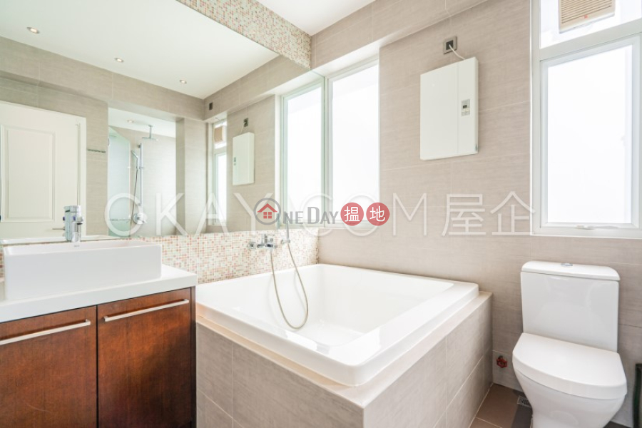 Stylish 3 bedroom with sea views, balcony | For Sale | Bauhinia Gardens Block C-K 紫荊園 C-K 座 Sales Listings