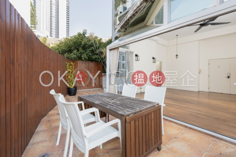 Luxurious 3 bedroom with terrace & parking | For Sale | Albany Court 雅鑾閣 _0