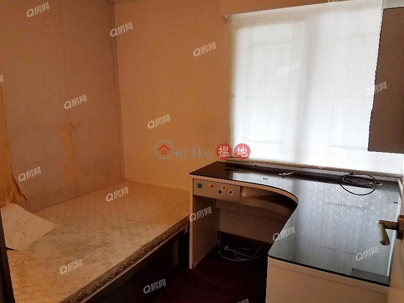 Property Search Hong Kong | OneDay | Residential Rental Listings | Block 16 On Tsui Mansion Sites D Lei King Wan | 3 bedroom Low Floor Flat for Rent