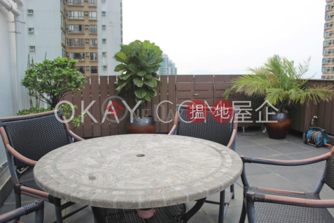 Nicely kept high floor with sea views & rooftop | For Sale | Robinson Crest 賓士花園 _0