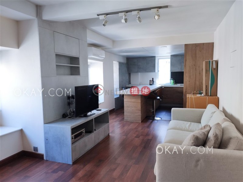 Charming 1 bedroom on high floor | Rental | Kelford Mansion 啟發大廈 Rental Listings