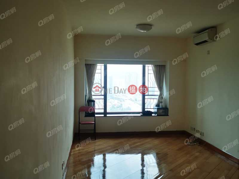 Property Search Hong Kong | OneDay | Residential Rental Listings | Sorrento Phase 1 Block 5 | 3 bedroom Mid Floor Flat for Rent