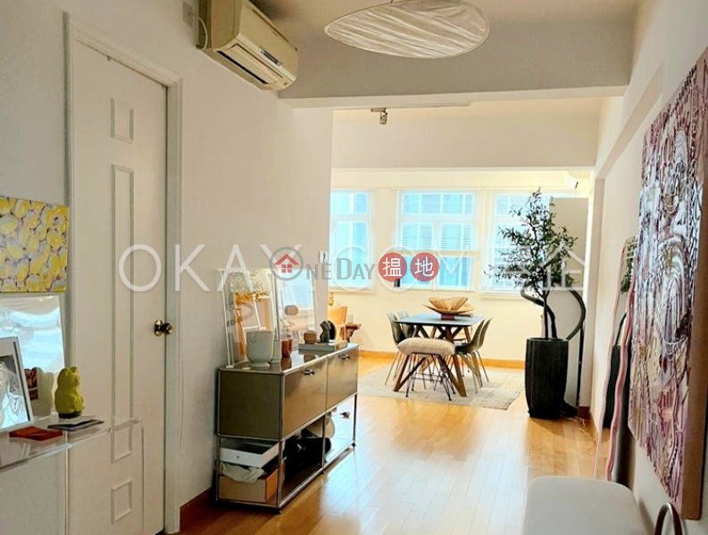 Cozy 1 bedroom in Wan Chai | Rental, Wing Cheong Building 永昌大廈 Rental Listings | Wan Chai District (OKAY-R373645)