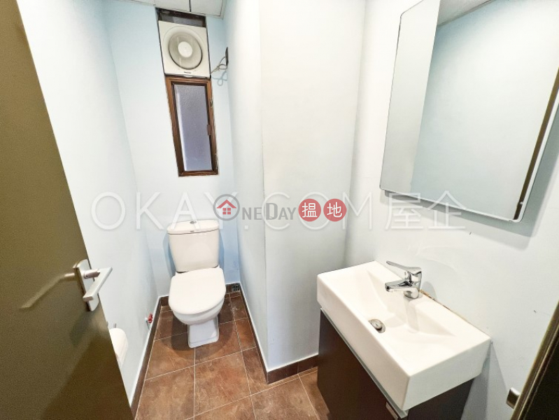 HK$ 33,000/ month, Corona Tower Central District Luxurious 2 bedroom in Mid-levels West | Rental