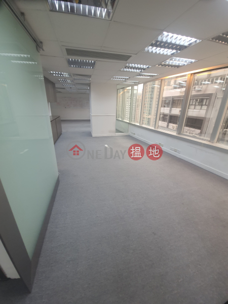 HK$ 40,700/ month Yam Tze Commercial Building, Wan Chai District TEL: 98755238