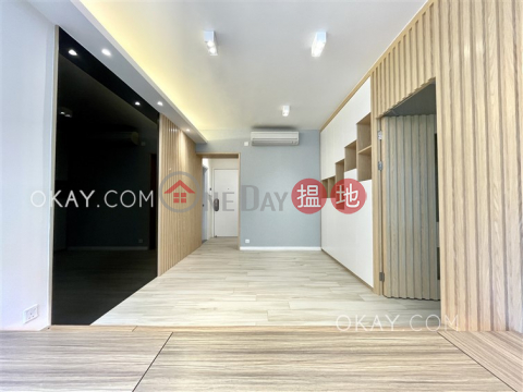 Unique 2 bedroom with parking | Rental, Hillsborough Court 曉峰閣 | Central District (OKAY-R21060)_0