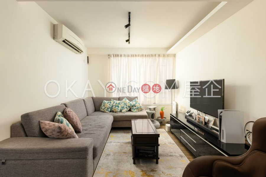 Charming 3 bedroom with parking | For Sale | Maiden Court 萬德閣 Sales Listings