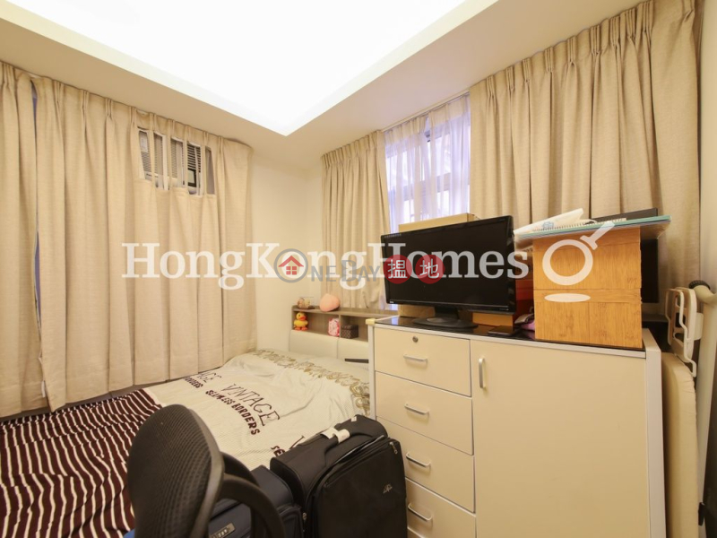 3 Bedroom Family Unit for Rent at Rhenish Mansion 84 Bonham Road | Western District | Hong Kong | Rental HK$ 32,000/ month