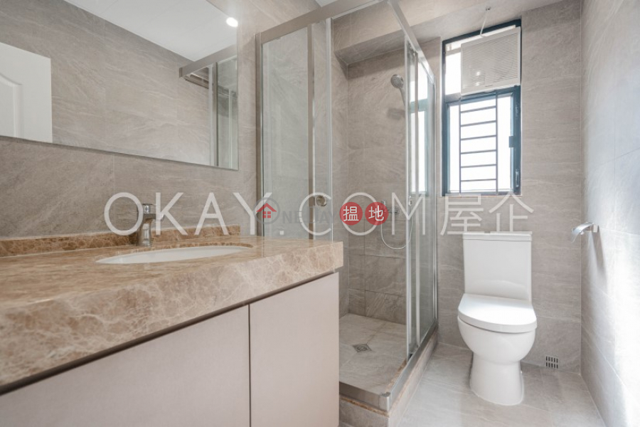 Tasteful 3 bedroom with parking | Rental, Scenecliff 承德山莊 Rental Listings | Western District (OKAY-R77706)