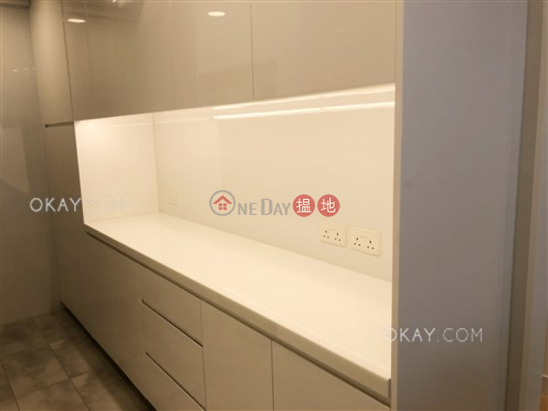 HK$ 52,000/ month Green Valley Mansion Wan Chai District | Lovely 2 bedroom with racecourse views & balcony | Rental