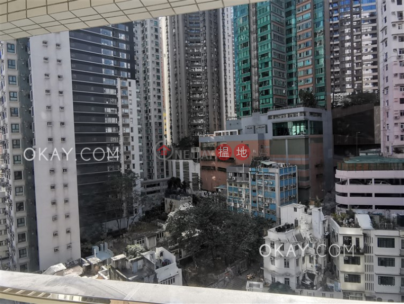 Luxurious 2 bedroom with balcony | Rental | Centrestage 聚賢居 Rental Listings