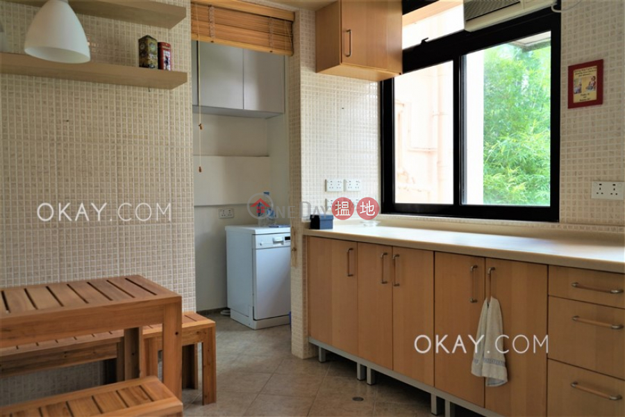 HK$ 23M | Phase 1 Beach Village, 35 Seahorse Lane, Lantau Island | Nicely kept house on high floor with sea views | For Sale