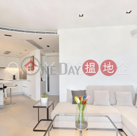 Luxurious 2 bedroom with sea views & balcony | For Sale