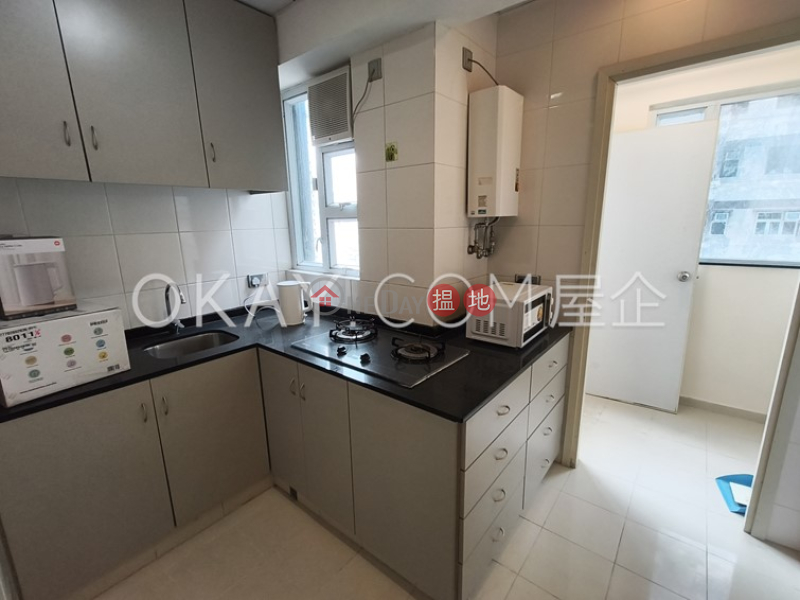 Intimate 3 bedroom in Mid-levels West | Rental | Bonanza Court 般安閣 Rental Listings
