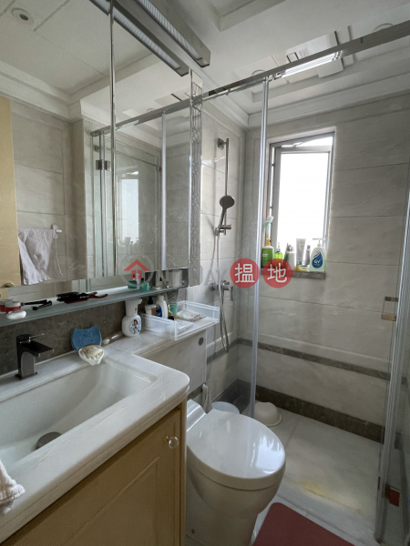 HK$ 25,000/ month | Amber House (Block 1) Western District, 1 Bedroom unit with Open seaview at 63 Pokfulam