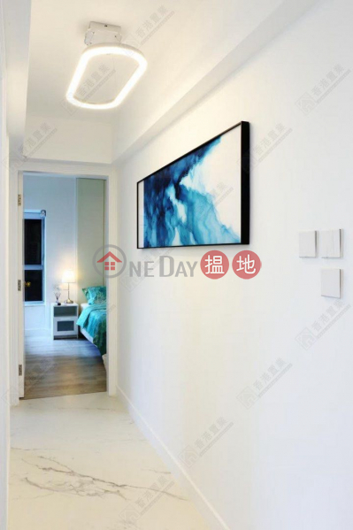 Three bedrooms, one apartment, multi-purpose in The Waterfront | 1 Austin Road West | Yau Tsim Mong | Hong Kong | Sales, HK$ 25.8M