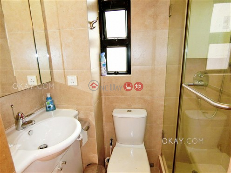 HK$ 23,000/ month, Lilian Court, Central District | Intimate 1 bedroom on high floor with rooftop & balcony | Rental