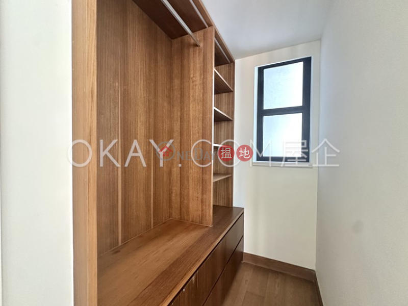 HK$ 38,000/ month, Resiglow, Wan Chai District Elegant 2 bedroom with balcony | Rental