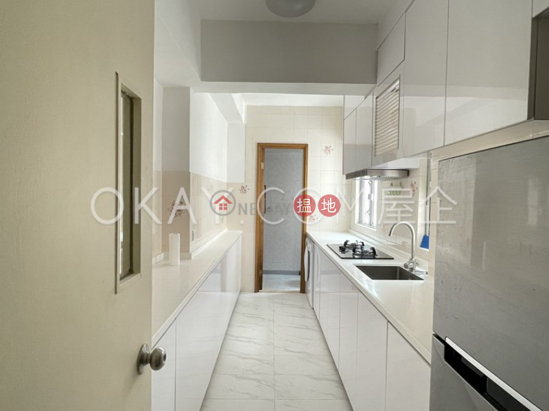 HK$ 30,000/ month | King\'s Garden | Western District Stylish 2 bedroom on high floor | Rental