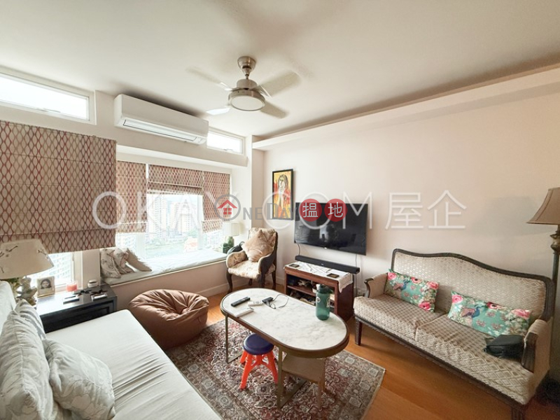 Generous 4 bedroom on high floor | For Sale | Discovery Bay, Phase 5 Greenvale Village, Greenbelt Court (Block 9) 愉景灣 5期頤峰 濤山閣(9座) Sales Listings