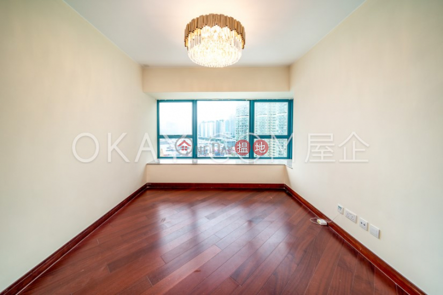 Luxurious 3 bedroom with balcony | Rental | Tower 2 The Long Beach 浪澄灣2座 Rental Listings