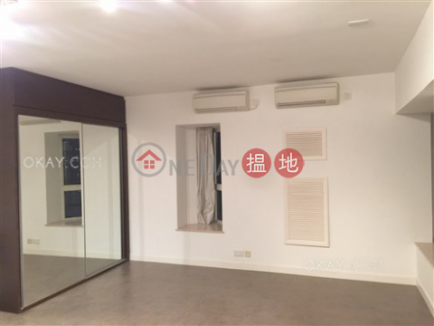 Unique studio on high floor with balcony | For Sale | Centrestage 聚賢居 _0