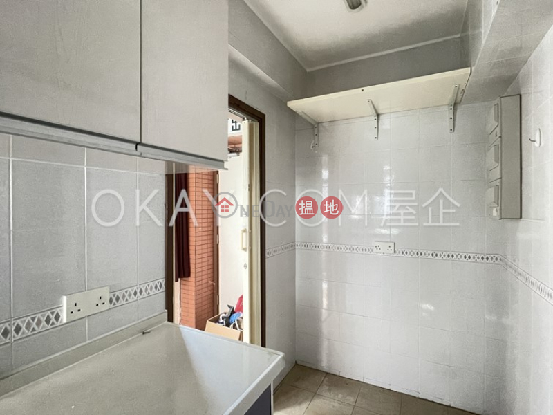 HK$ 35,000/ month Palm Court | Wan Chai District Lovely 3 bedroom with parking | Rental