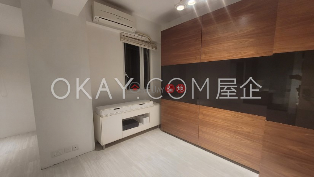 HK$ 18.5M | Y. Y. Mansions block A-D, Western District | Charming 2 bedroom with parking | For Sale