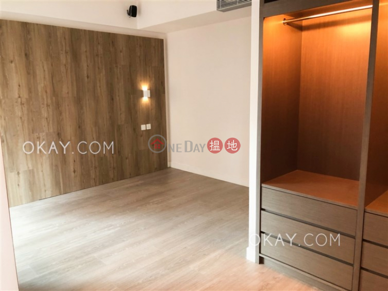 Stylish 1 bedroom on high floor | For Sale | Hillsborough Court 曉峰閣 Sales Listings