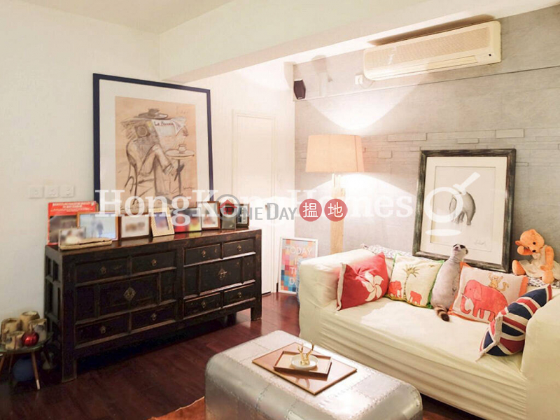 2 Bedroom Unit for Rent at Felicity Building | 38-44 Peel Street | Central District Hong Kong | Rental HK$ 31,000/ month