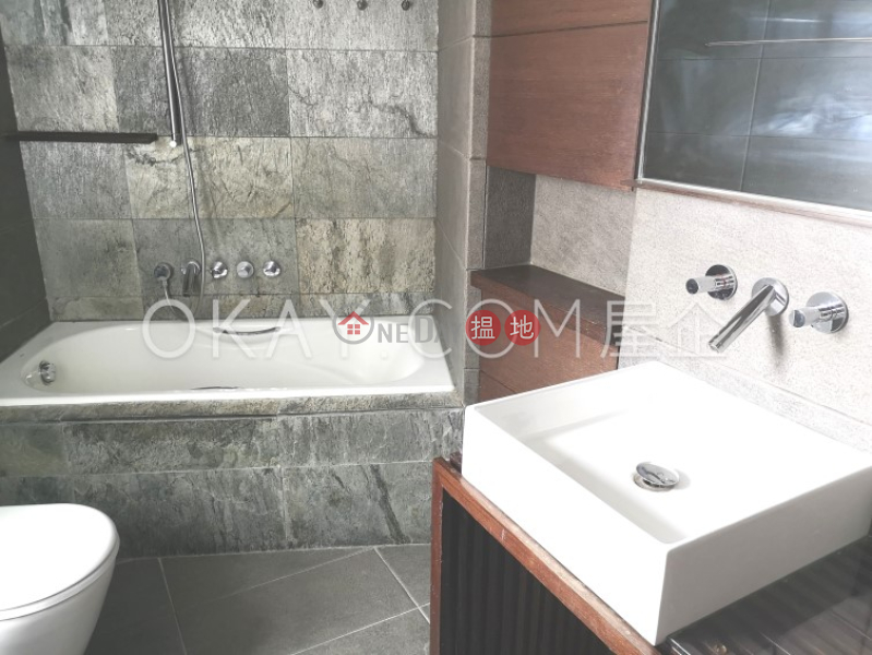 HK$ 55,000/ month Full View Court, Wan Chai District, Gorgeous 2 bedroom on high floor with rooftop & parking | Rental