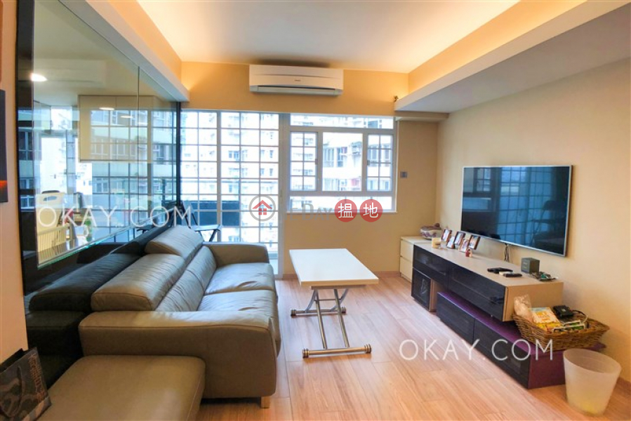 Efficient 2 bedroom with balcony | Rental | Village Tower 山村大廈 Rental Listings