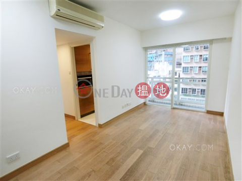 Elegant 2 bedroom with balcony | Rental, Centrestage 聚賢居 | Central District (OKAY-R63013)_0