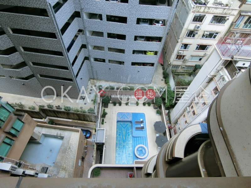 HK$ 30,000/ month | Castle One By V, Western District, Unique 2 bedroom with balcony | Rental